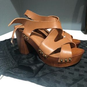 Wooden leather sandals